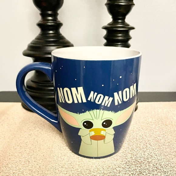 🆕Star Wars The MANDALORIAN Grogu Oversized Ceramic Mug 26 oz - Picture 2 of 4